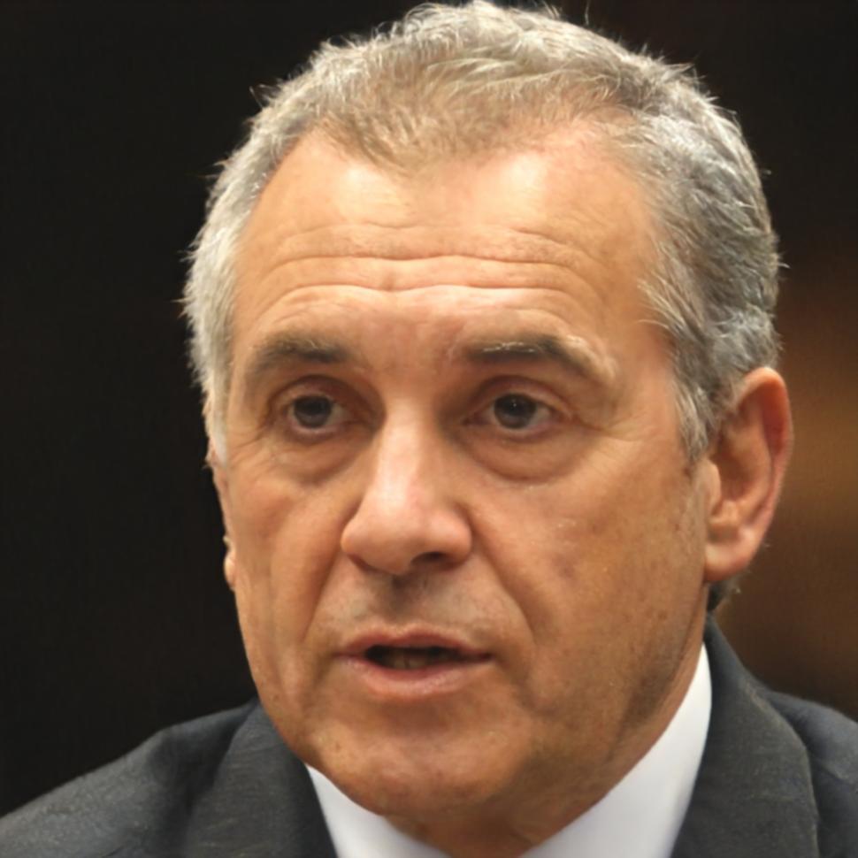 Andrei Popescu - Expert în analiză financiară