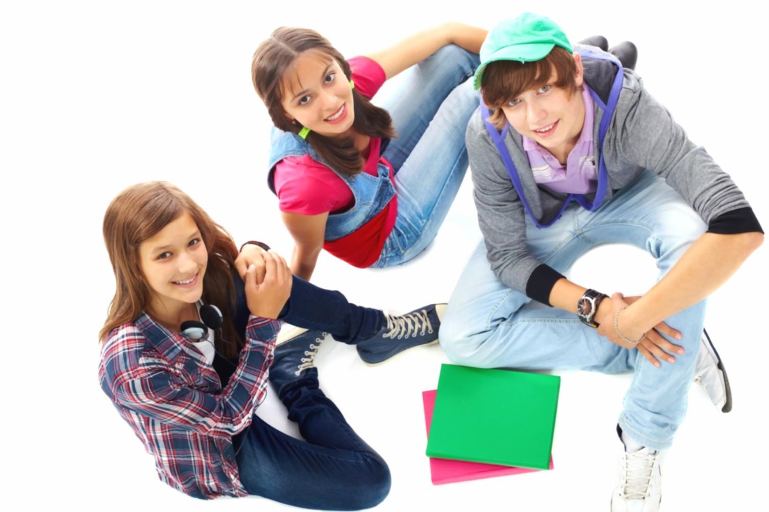 Echipa votronexil analizând date financiare pentru un client